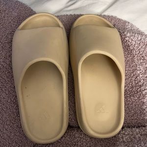 Used Yeezy Slides!!